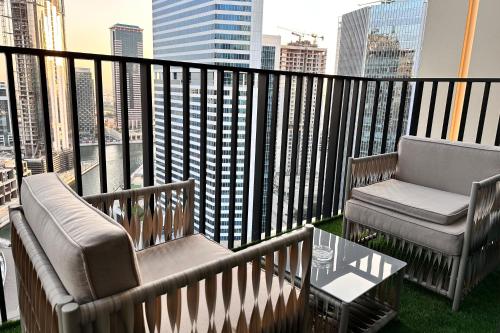 Vserve Modern Oasis Canal & Burj Views, Dubai (foto 4)