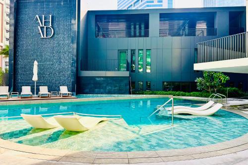 Vserve Modern Oasis: Canal & Burj Views - image 14