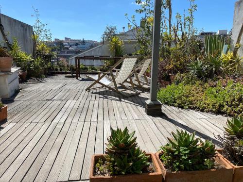 Terrace & Sunny - City Center, Quiet & Pratical, Lisbona