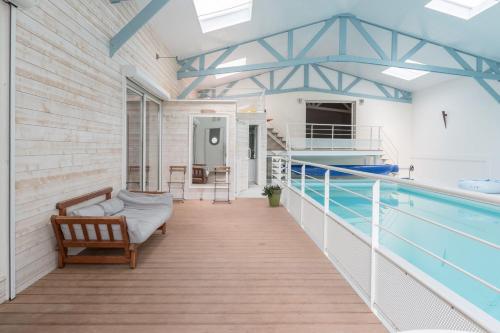 Le Zen - Sauna - Piscine intérieure (Le Zen - Sauna - Piscine interieure) in Saint-Hilaire-de-Chaléons