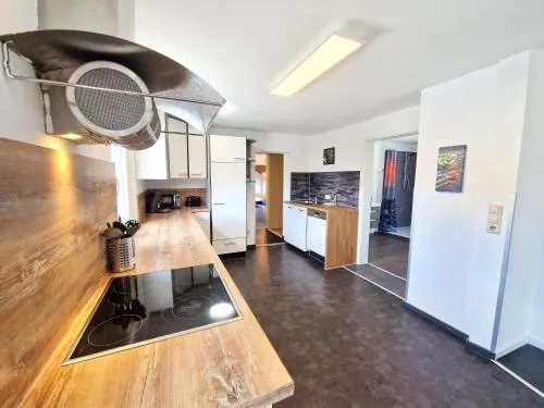 Traumwohnung mit Sonnen-Balkon - nur 5 min vom EP in Rheinhausen, Deutschland