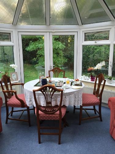 Kingswood Cottage - image 4