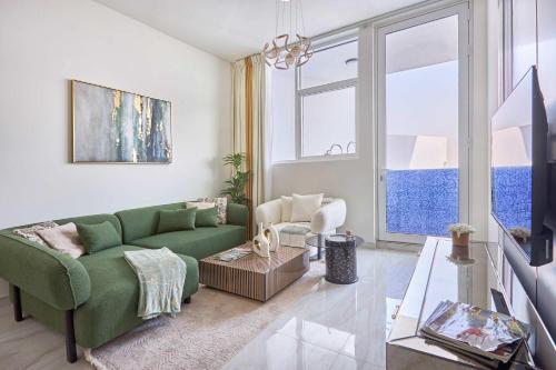 Frank Porter - Gemz by Danube, Dubai