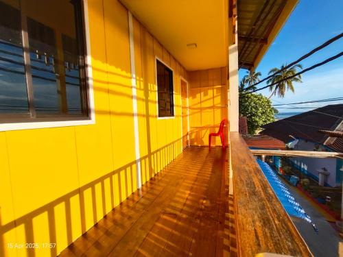 CORAL BEACH room & cafe in Kampung Genting