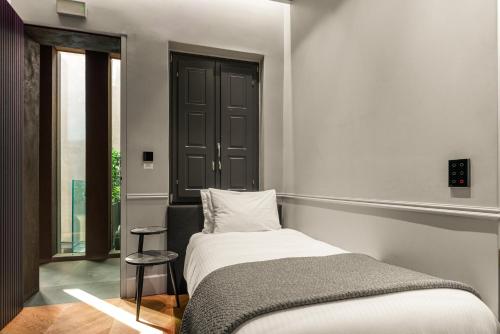 1 twin bed