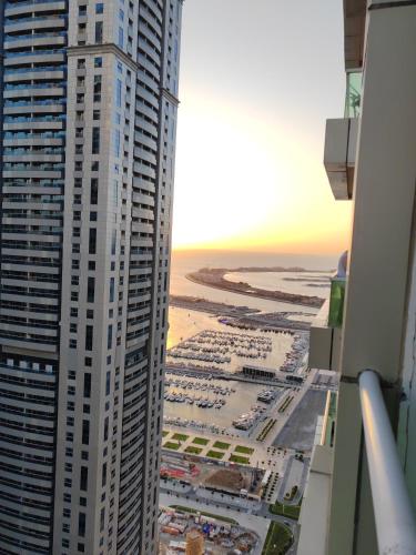 Private Master Room Marina Beach next to Marriott, Dubai (Foto 4)
