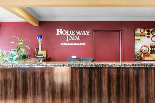 Rodeway Inn Escondido Downtown - image 14