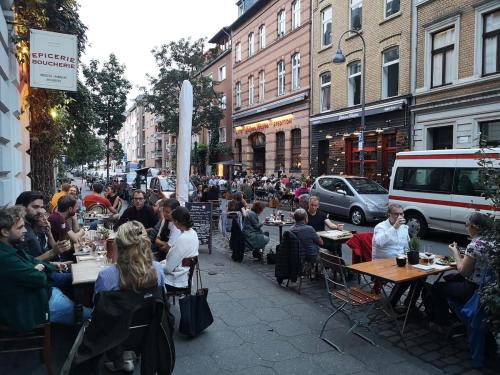 small but central, Cologne (photo 8)