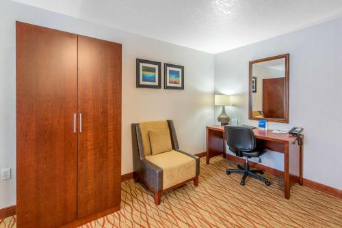 Comfort Inn Central Weed - image 11