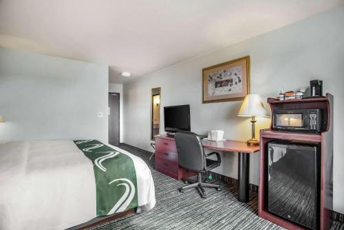 Quality Inn Parsons North Quality Inn Parsons North