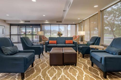 Comfort Suites Speedway - Kansas City in Kansas City, USA