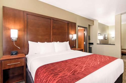 Comfort Inn & Suites Independence - image 3