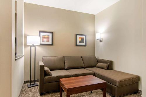 Comfort Inn & Suites Independence - image 11