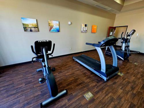 Comfort Inn & Suites Independence - image 9