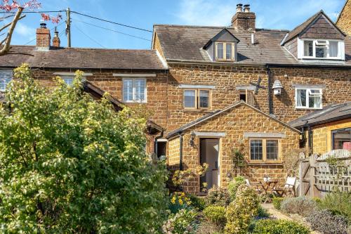 Sweetheart Cottage - Cosy 2 Bed in The Cotswolds! in Svalklifa
