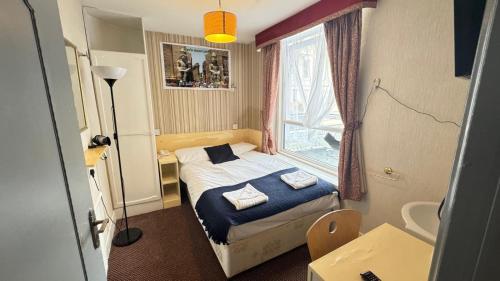 Warwick Road Rooms, Londra
