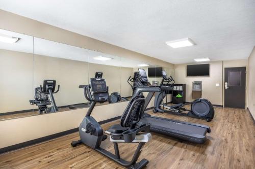 AmericInn by Wyndham Salina - image 7