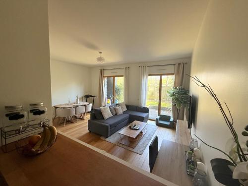 Superbe appartement cosy Orly proche Paris Centre in ออร์ลี