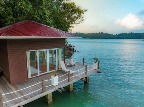 The Hawk's Nest Resort