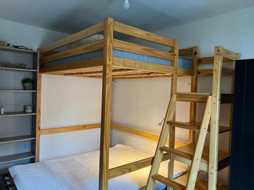 Studio tout équipé (Studio tout equipe) in Mantega