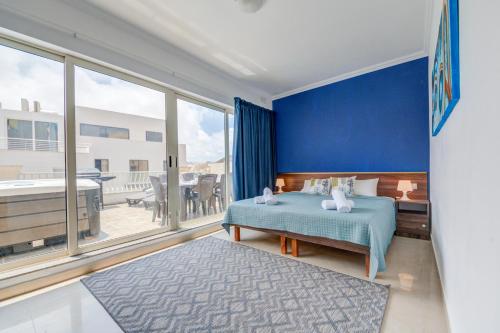 St Julian's Unique 3-bedroom Apartments and Penthouse with Jacuzzi 4