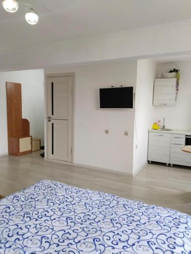 Светлая квартира для гостей (Светлая квартира для гостеи) in Qyzylorda