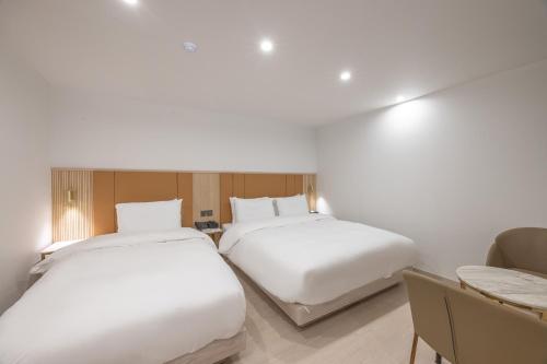 Hotel BELLUS - image 2
