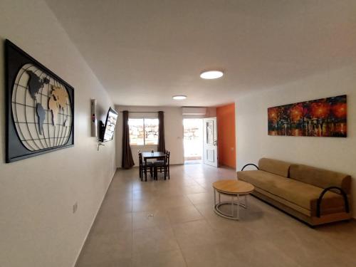 סראיא הוסטל דבדובן in Majdal Shams