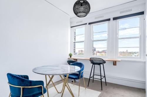 Cosy Studio in a Prime Surry Hills Location - image 3