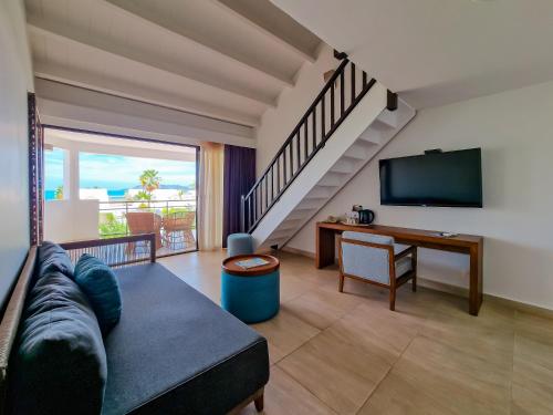Hommage Hotel & Residences Room Type - Standard Duplex Suite with 1 Sofa bed