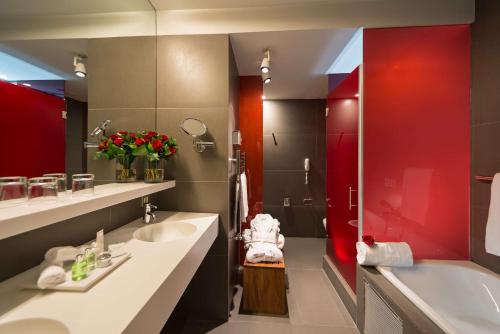 NH Collection Barcelona Constanza - image 11