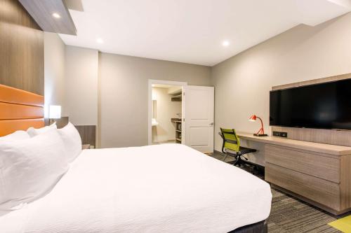 Rodeway Inn near Melrose Ave in Los Angeles, USA