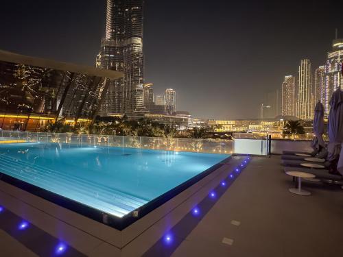 Skyline Serenity Holiday Home I Grande Signature 2 Bedroom Apartments I Persian Gulf Views I Free Parking Gym Pool & Wi-Fi - image 12