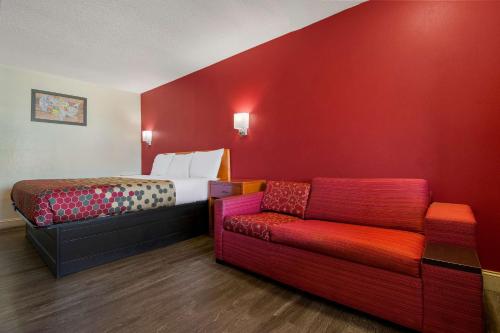 Econo Lodge Goldsboro - image 13