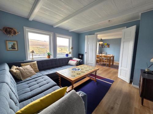 Charming 2BR Home with Sea and Mountain Views in Sandavágur