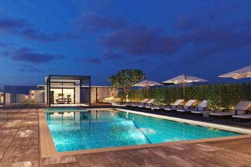 Near Circle Mall and steps from the park, Hyati Avenue, JVC by Deluxe Holiday Homes, Dubaj (zdjęcie 4)