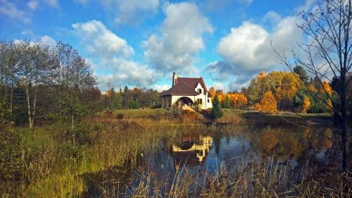 Viesnīcas āriene, Domwlesie - Gospodarstwo Agroturystyczne in Nowinka