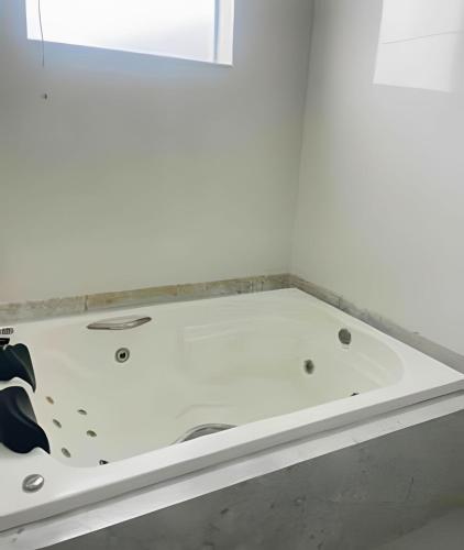 Mansão Exclusiva • Borda Infinita Escarpas do Lago