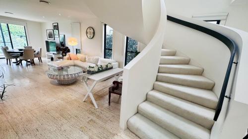 Gold Coast Golf Course Villa in Benowa