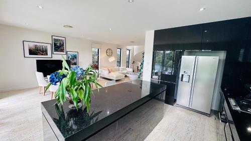 Gold Coast Golf Course Villa in Benowa