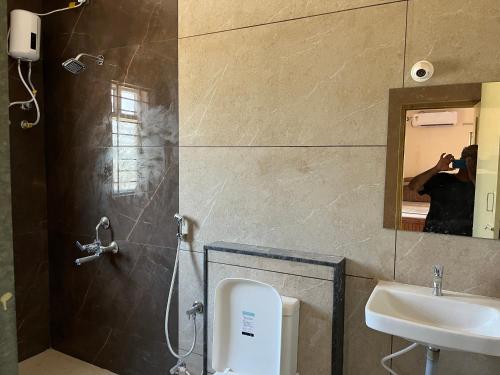 4C NRI Residency - image 2