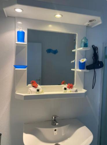 Shower, Ti Dlo by Les Gites d Olive in Berard