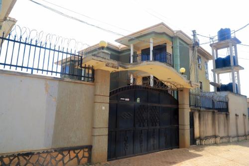 IE Luxury Apartments - image 2