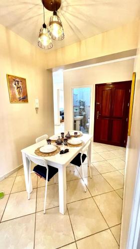 apartment for family in 레 아미칼레스