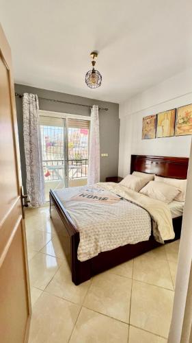 apartment for family in 레 아미칼레스