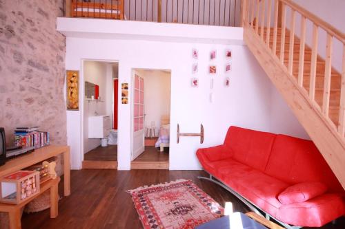 Beautiful country cottage in Limousin Natural Park in Bussiere-Galant