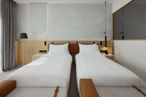 2 twin beds
