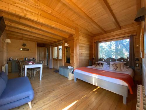 Les Cabanes Dans Les Bois Logis Hotel