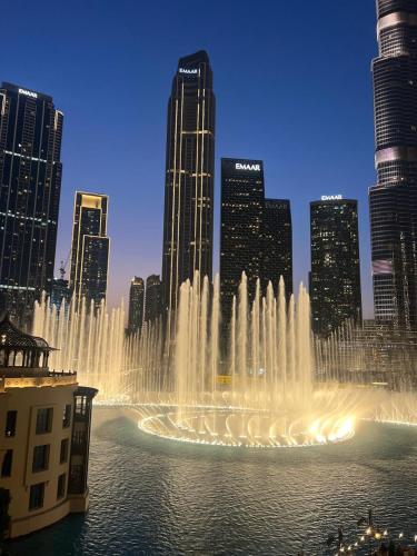 Full View Burj Khalifa and Fountains -Souk Al Bahar- Dream View holiday Home Rental, Dubai (Foto 4)
