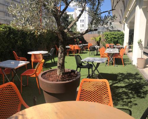 المرافق, Hôtel Saphir Lyon (Hotel Saphir Lyon) in 9e arrondissement